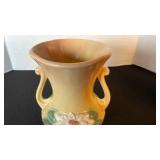 Hull Art waterlily dual handled vase