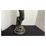 Lady statue made of resin 21 in