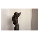 Lady statue made of resin 21 in