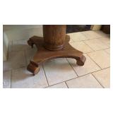 Round dining room table 30 x 45