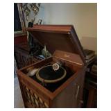 Antique Edison Disc Phonograph 45 x 19 x 20 in