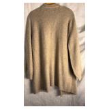 Karen Kane sweater size Medium new with tags still attached