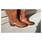 Vince Camuto tan leather boots womens size 9 never  worn with boot shapers