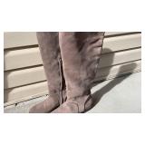UGG leather womens size 9 boots never worn with boot shapers