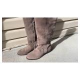 UGG leather womens size 9 boots never worn with boot shapers