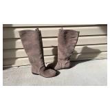 UGG leather womens size 9 boots never worn with boot shapers