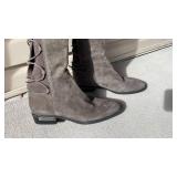 Vince Camuto gray leather boots womens size 9 never worn with boot shapers