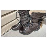 Born Leather boots womens size 9 never worn with tags