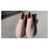 UGG pink shoes womens size 9.5 never worn