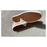 UGG pink shoes womens size 9.5 never worn