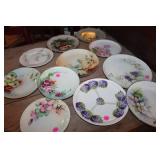 Vintage Décor Plates