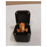 Middle Finger in A Box, Gag Gifts Christmas, Funny Gifts, Joke Prank Gag Quirky Gifts for Guys Men (1 Hand Broke)