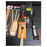 NEW Kitchen Utensils Collection with Salt and Pepper Set