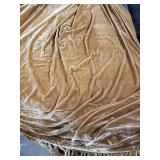 GLORY SEASON Velvet Tablecloth Luxurious Solid Rectangle Table Cloth,Oblong Retro Farmhouse Ruffle Tablecloths Washable Table Cover for Party Wedding Baby Shower Kitchen Dining Tabletop Decoration