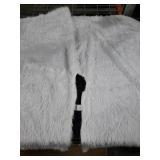 48inch White Christmas Tree Skirt - Faux Fur Plush White Tree Skirts for Home Christmas Tree Decoration Holiday Party Christmas Decorations