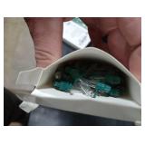 Mudder 50 Pcs Replacement Mini Light Bulbs Christmas Tree 2.5 V Incandescent Glass String Light Bulbs with Base Indoor Outdoor Xmas Decoration, 0.17 Ampere, 0.425 Watt (Clear,Green)