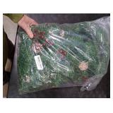 GUOOU 9 Foot Christmas Lighted Garland, Battery Operated Christmas Garland with Lights, Pre Lit Garland Wreath for Indoor Home Winter Holiday New Year Xmas Decorations