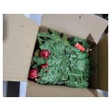 Christmas Garland with Lights, 9FT Prelit Christmas Garland Battery Operated Christmas Wreath with Pine Cones, Red Berries, Artificial Xmas Garland for Mantle, Fireplace, Stairs, Outdoor Decorations