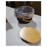 e essco for you 4 Pcs Metal Mesh Fruit Basket with Lid Oval Wire Mesh Storage Basket with Handle 10.2 x 7.7 x 3.9 Inch Stackable Wire Garden Baskets Pantry Organizer for Fruit Vegetable Kitchen, Black