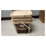 Wise 120 Serving Freeze Dried Entree Grab and Go Bucket - Handle Broken