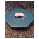 Dragon Design Dice Box with D&D Dice Set