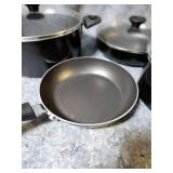 Non-stick Cookware Set with Glass Lids