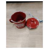 PGYARD Mini Bacon Grease Container With Strainer - 15OZ Enamel Grease Saver, Farmhouse Bacon Grease Keeper For Kitchen Fat Storage, Dishwasher Safe-Red