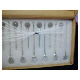 KI Store 12pcs Assorted Clear Glass Crystal Raindrops 6-Inch and 4-Inch Decorative Hanging Raindrop Crystals for Christmas Tree Chandelier Garland Window Decorations