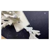 Deco 79 Metal Coral Decorative Bookends Non Skid Bookends, Set of 2 Office Bookends5\"W, 7\"H, White *one is broken off*