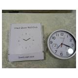 Vigorwise 8-Inch Wall Clock with Temperature and Humidity Gauge Vigorwise 8-Inch Wall Clock with Temperature and Humidity Gauge