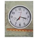 Vigorwise 8-Inch Wall Clock with Temperature and Humidity Gauge Vigorwise 8-Inch Wall Clock with Temperature and Humidity Gauge