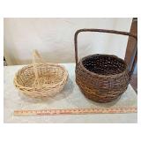 2 wicker baskets Round Wicker display Baskets with Handle 2 wicker baskets Round Wicker display Baskets with Handle