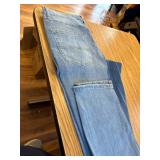 $99 Lucky brand 410 Athletic Straight 32 x 30