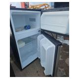 Criterion CCR312DCE2S Mini Fridge/Freezer & Midea Mini Fridge Model HS-65LB/HS-65LW/HS-65LSS
