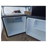 Criterion CCR312DCE2S Mini Fridge/Freezer & Midea Mini Fridge Model HS-65LB/HS-65LW/HS-65LSS