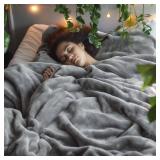 Bedsure GentleSoft Fleece Bed Blankets Queen Size Grey - Soft Warm Winter Blanket Lightweight Cozy Luxury Microfiber, Room Home Decor Christmas Decorations Gifts for Women and Men, 90x90 inches - Reta