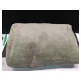 Full/Queen Ultra Plush Blanket Green - Threshold - Retail: $40
