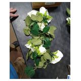 Teldrassil White Rose Garland 2pcs