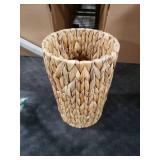 Endymion 2 Gallon Wicker Trash Can,Wicker Waste Basket for Bedroom,Handwoven Water Hyacinth Trash Can for Bathroom,Round