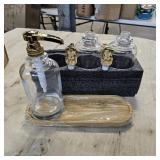 Coffee Syrup Dispenser, Glass Syrup Pump Dispenser for Coffee Bar Accessories, Maple Syrup Bottles with Tray, 16.9 fl oz Simple Syrup Bottles with 1/4oz Large Capacity Gold Pump