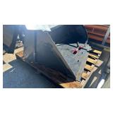 Landhonor 44 inch 4-In-1 Combo Mini Skid Steer Bucket - MCB-72-44W unused Landhonor 44 inch 4-In-1 Combo Mini Skid Steer Bucket - MCB-72-44W unused