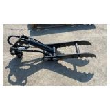 IRETC - Mini Hydraulic Thumb Clamp Attachment - Unused IRETC - Mini Hydraulic Thumb Clamp Attachment - Unused