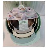 COOK WITH COLOR Nesting Plastic Mixing Bowl Set with Pour Spouts and Handles, Ombre Mint, 4 Piece Non-Slip - Retail: $24
