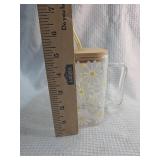 Daisy Pattern Glass Tumbler with Bamboo Lid and Straw