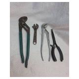 Mixed Adjustable Wrench and Plier Set