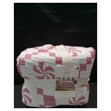 Full/Queen Matelasse Christmas Quilt Set Red - Threshold - Retail: $59