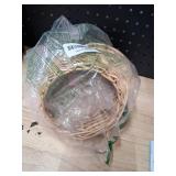 ULDIGI 2Pcs Woven Hanging Basket Decorative Wall Hanging Flower Baskets Handwoven Plant Holder with Handle for Home and Garden Plant Display and Storage Stylish Plant Baskets