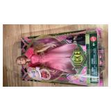 Mattel Wicked Singing Glinda Fashion Doll & Accessories, Posable with Movie-Inspired Look & Removable Outfit, Sings âPopularâ