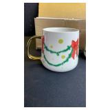 Potchen 2 Pcs Holiday Mugs Set Gift for Couple Parents, Coffee Cup with Golden Handle and Spoon, 10 oz Ceramic Tea Hot Cocoa Cups Gift for Family Home Kitchen Decor(Christmas Garland)