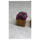 Berry Basket Salt and Pepper Set. (SS)